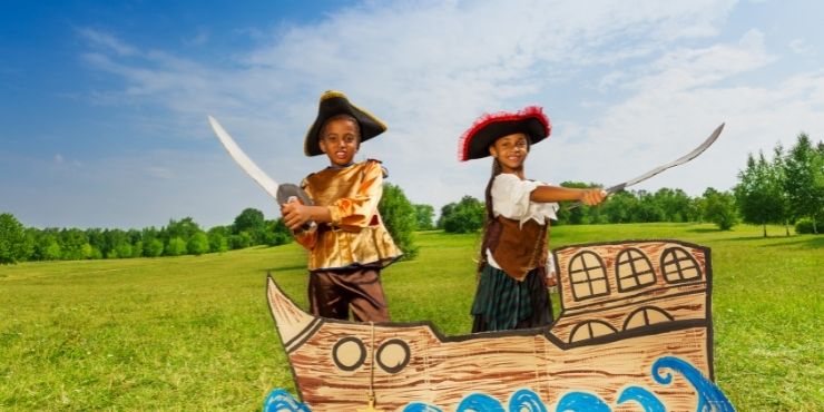 Pirate ou princesse pirate ? Idées déguisement pour filles et garçons